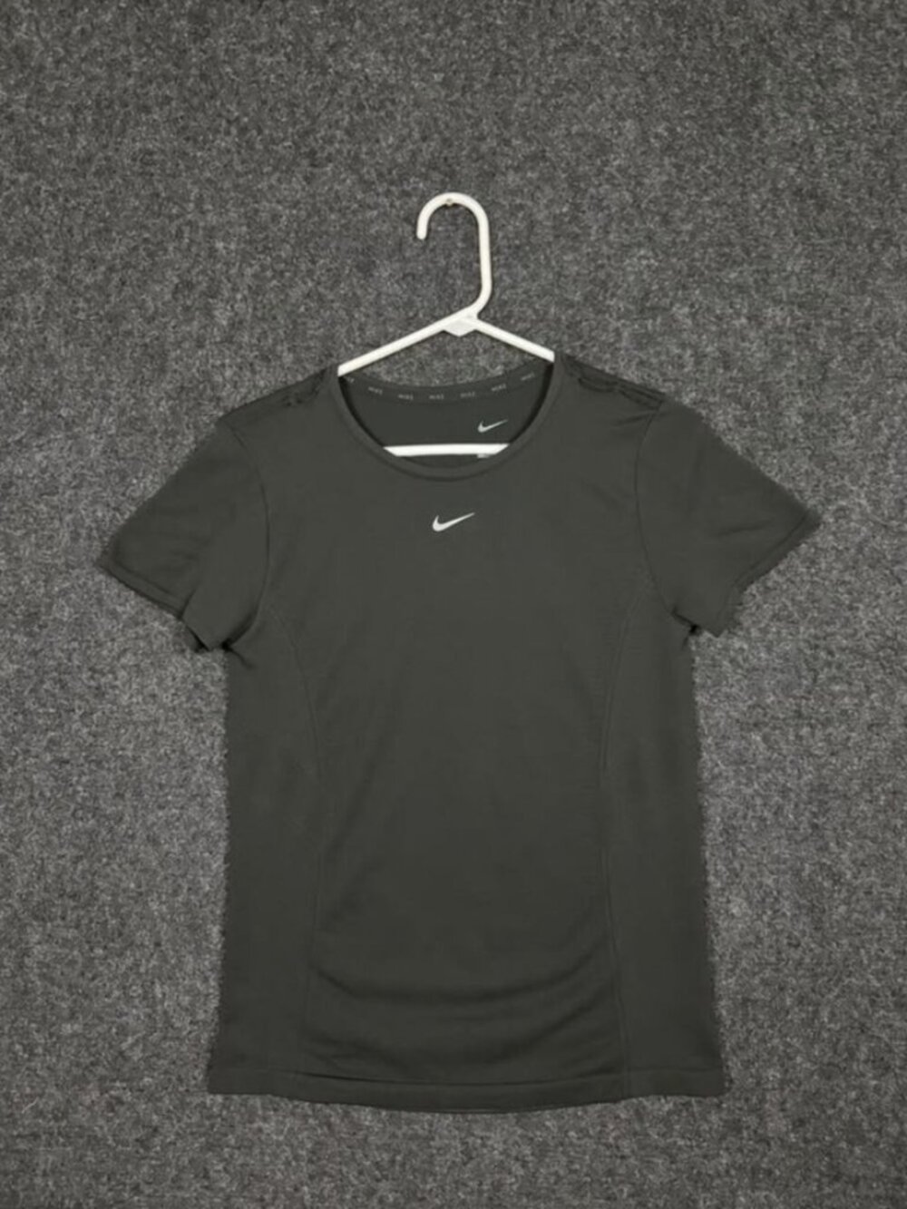 Nike Dri-FIT ADV Slim Fit Training Shirt Women L Black Short Sleeve